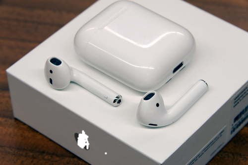 Airpods second generation With Charging Case | The All-New H1 Headphone Chip, Optical Sensors And Motion Accelerometers | Compatible with all android and apple IOS devices